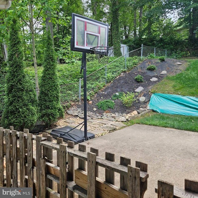 Building Photo - 6602 Huntsman Blvd