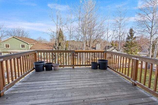 Building Photo - 389 Blackstone Cir