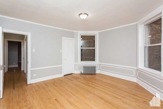 Building Photo - 6149 N Talman Ave