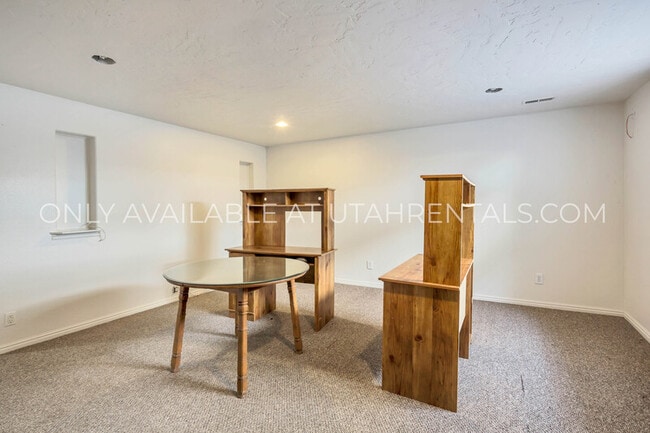 Building Photo - 1343 S 1370 E