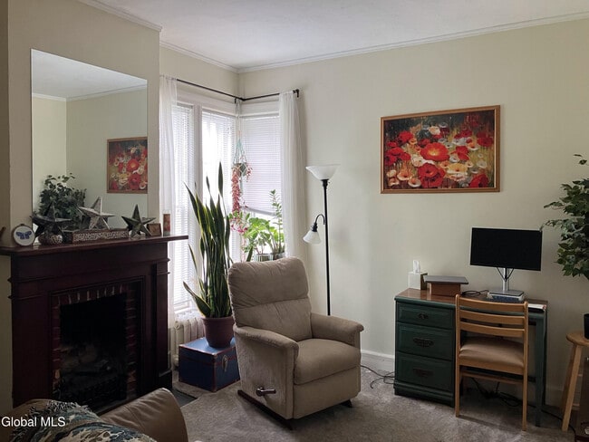 Primary Photo - 108 S Lake Ave