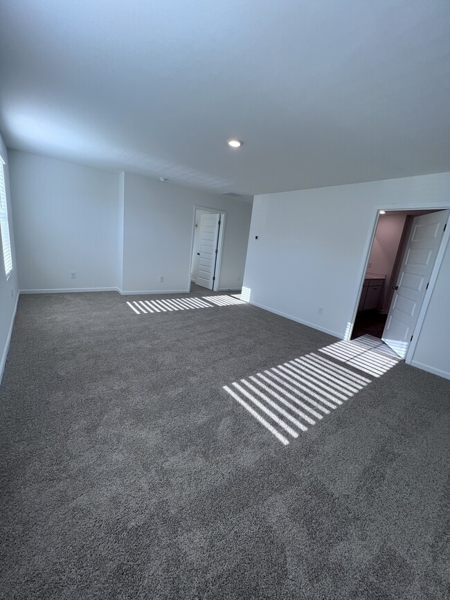 Building Photo - 6092 Knickerbocker Street