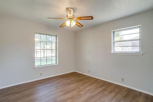 Building Photo - 1225 Crestwood Dr