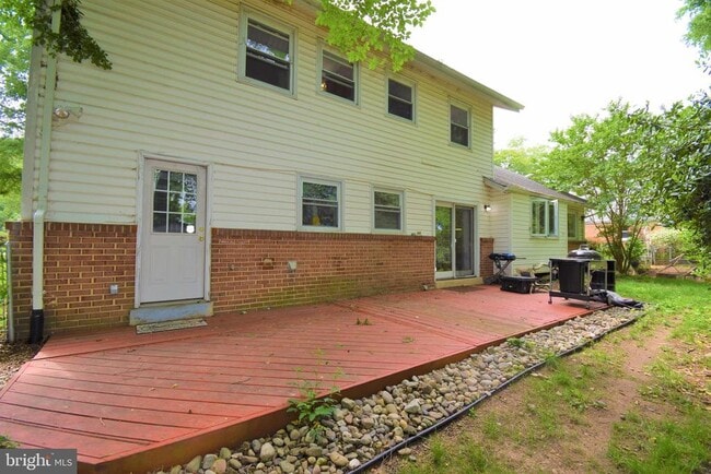 Building Photo - 8519 Wagon Wheel Rd