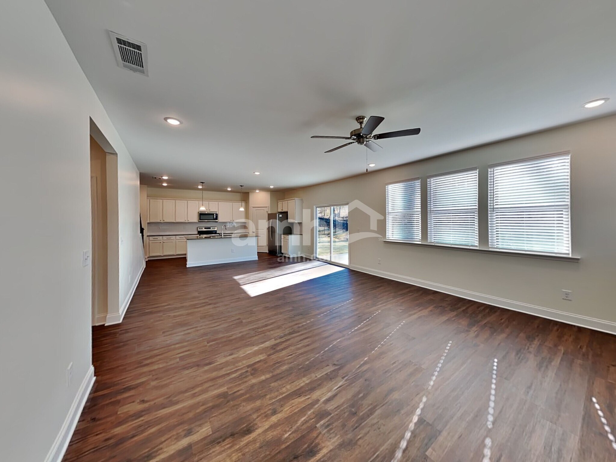 Building Photo - 3940 Chivalry Dr