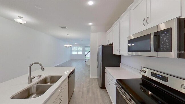 Building Photo - 3008 Via Sienna Cir