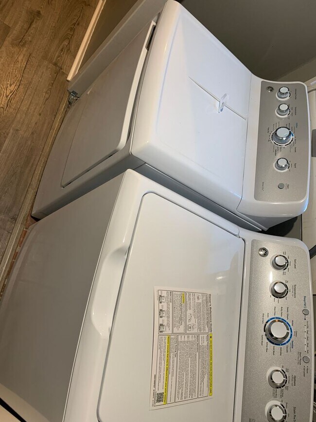 Building Photo - 2630 Edwards Wy