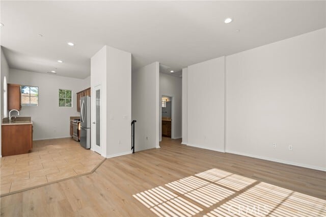 Building Photo - 5310 Colodny Dr