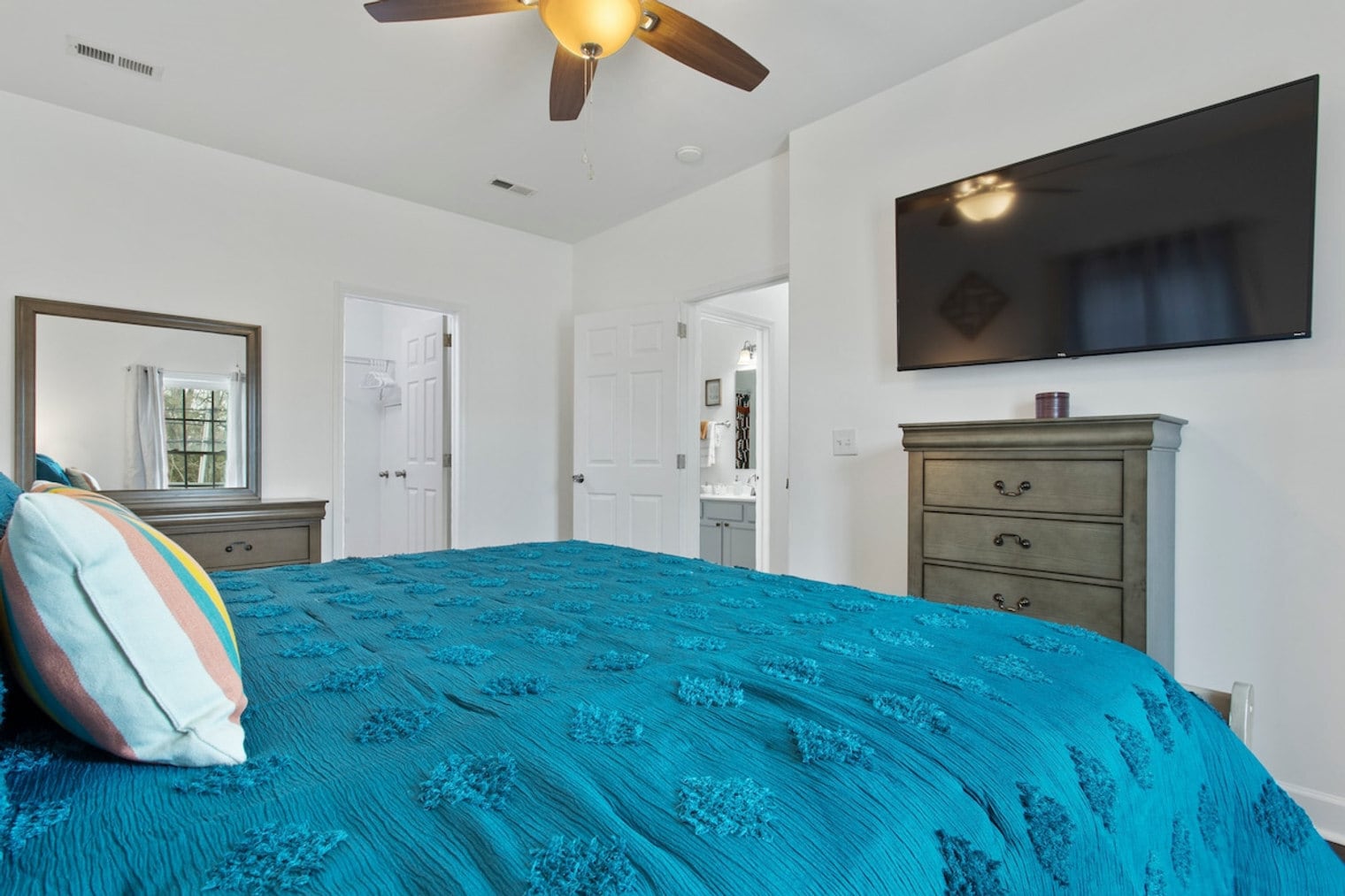 Building Photo - 343 Henderson Ave