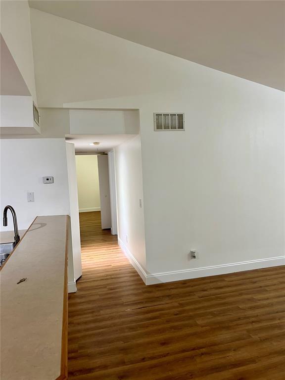 Building Photo - 9905 Westwood Dr