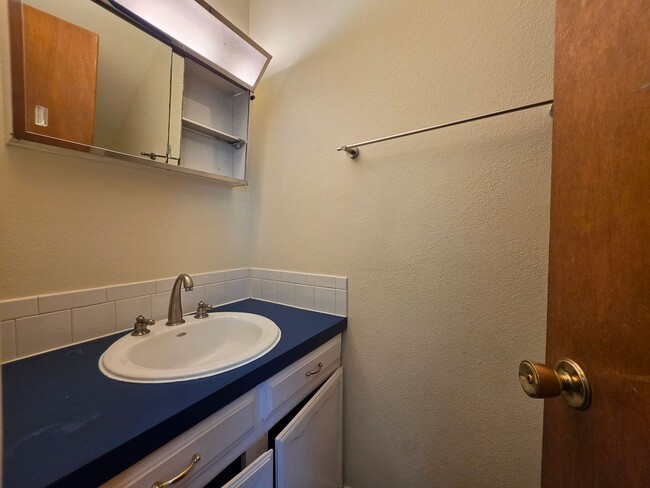 Building Photo - 317 Emery Dr