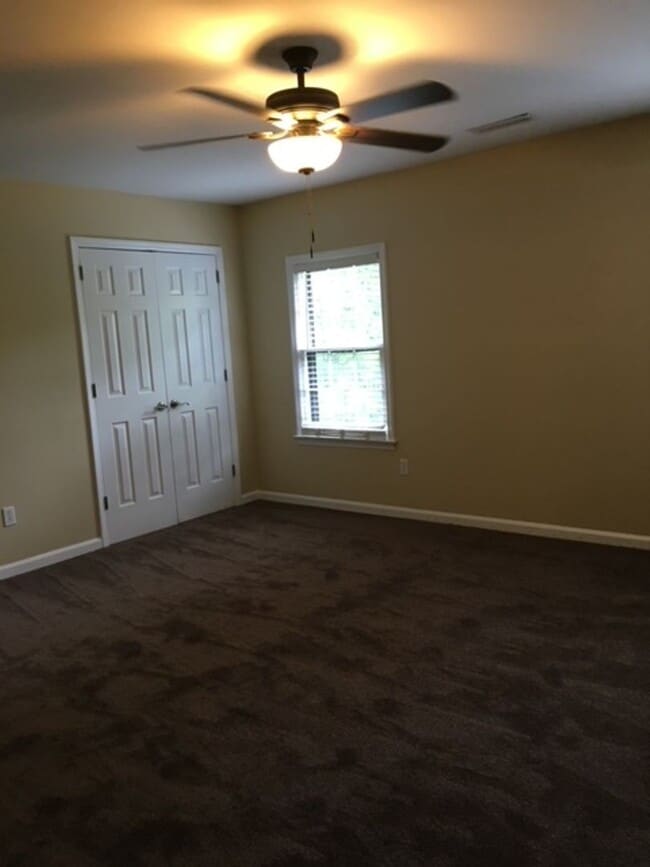 Building Photo - Townhome Prime Location in Old West End.