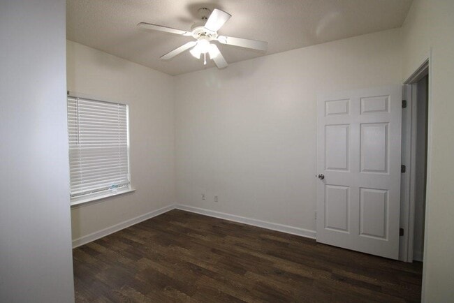 Building Photo - 348 Moss Creek Ln