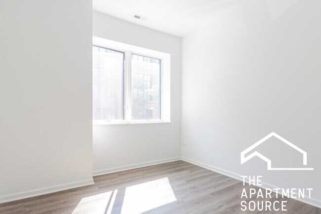 Building Photo - 2550 S Wabash Ave