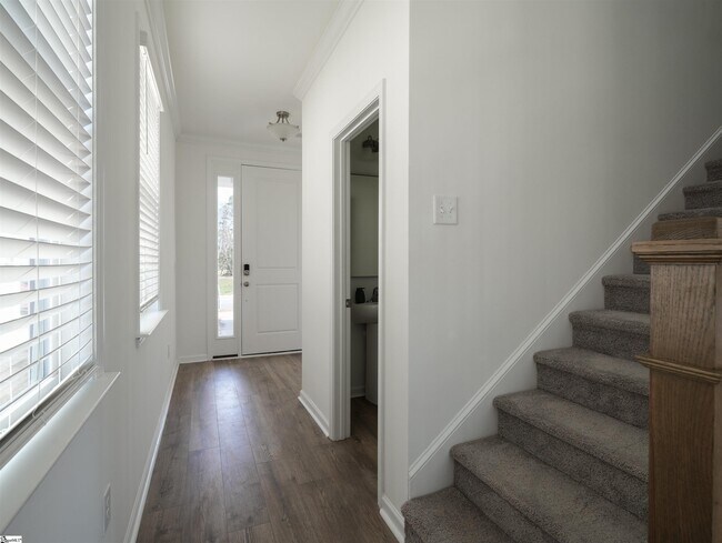 Building Photo - 323 Bryland Wy