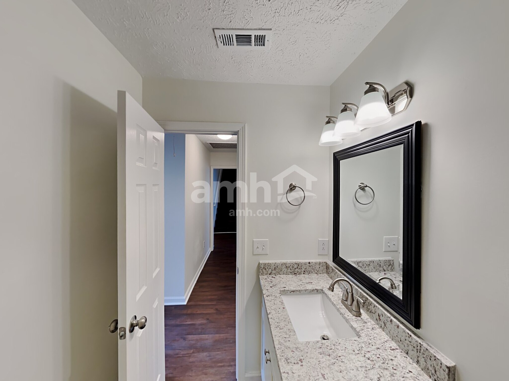 Building Photo - 1856 Portview Dr