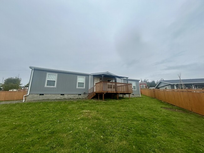 Building Photo - 8446 Sunrise Way