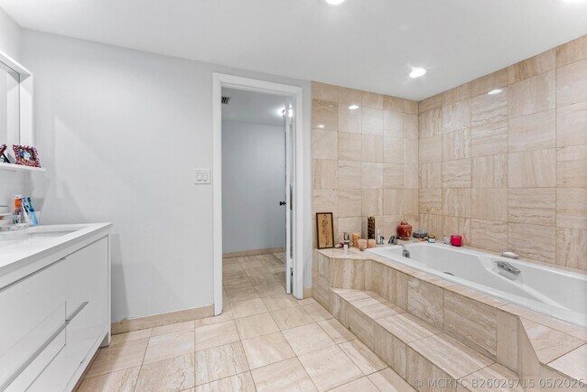 Building Photo - 2155 S Ocean Blvd