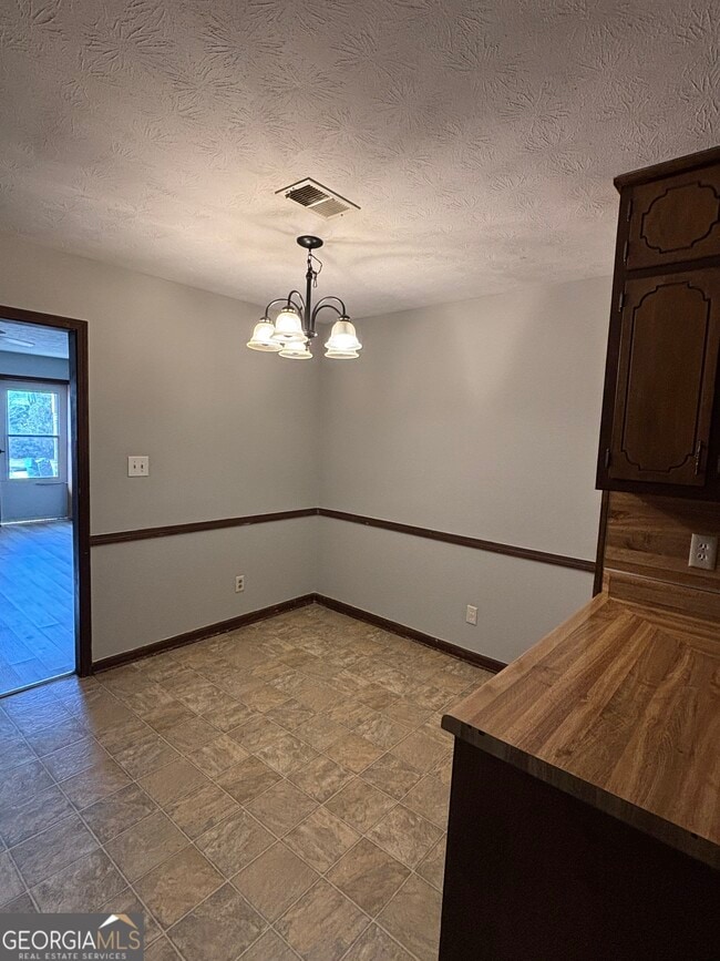 Building Photo - 1048 Green Valley Dr NW