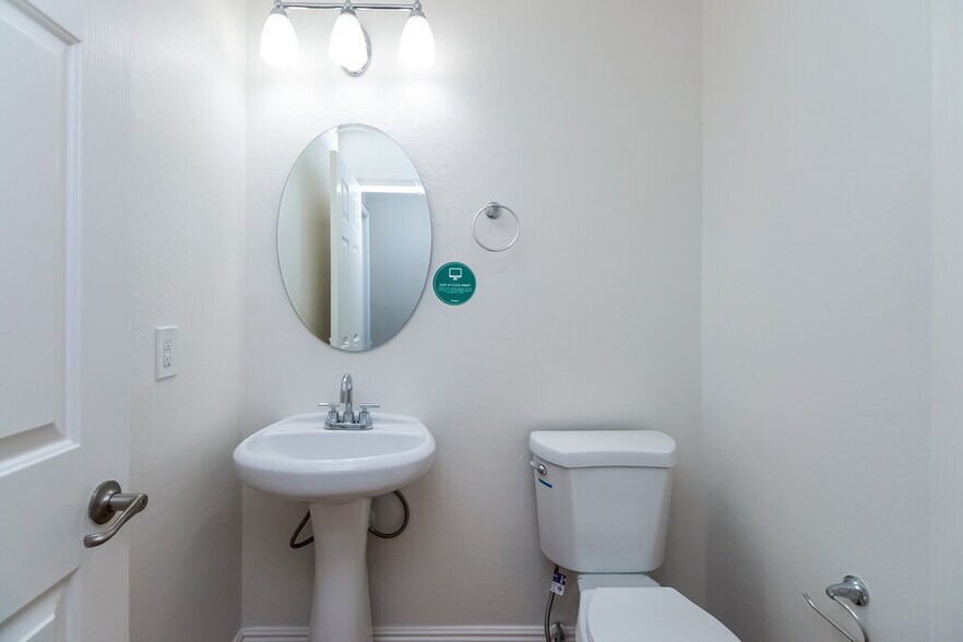 Building Photo - 354 E Bradstock Way