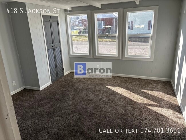 Building Photo - 418 S Jackson St
