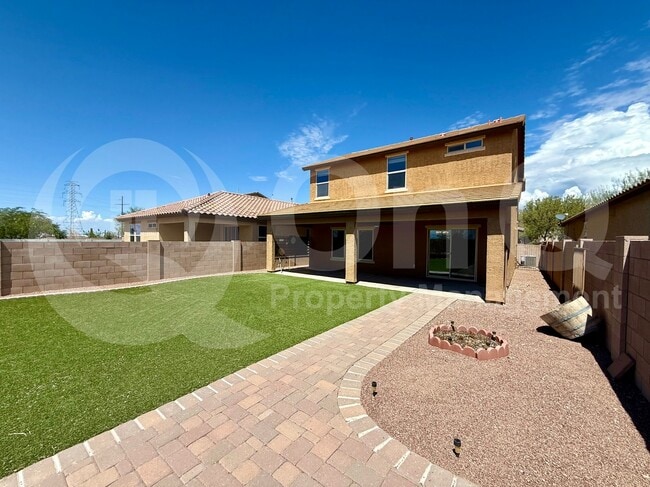 Building Photo - 9528 Desert Fauna Loop