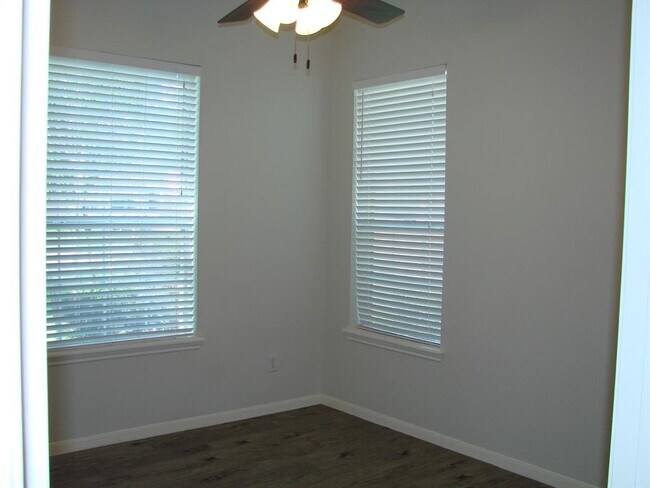Building Photo - 22434 Cascade Springs Dr