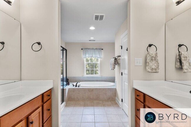 Building Photo - 6018 Red Setter Ln