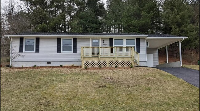 Primary Photo - Modern Ranch Home In Christiansburg