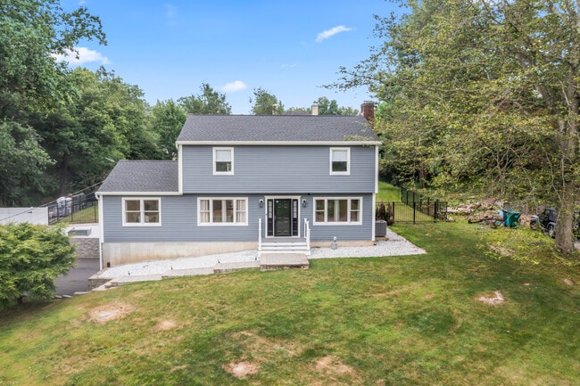 Primary Photo - 11 Sagamore Dr