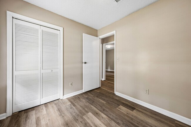 Building Photo - 1091 Boone Ave