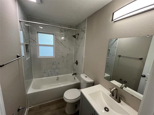 Building Photo - 704 Wilkinson Dr