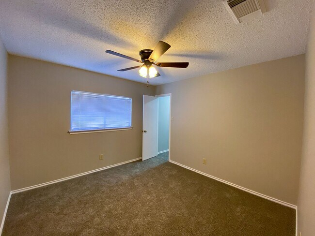 Building Photo - Beautiful 3/2 home in Hunters Mill!