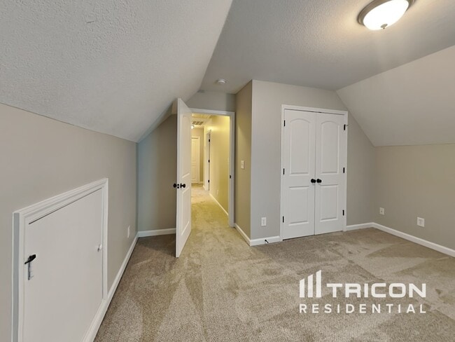 Building Photo - 3450 Southwood Dr