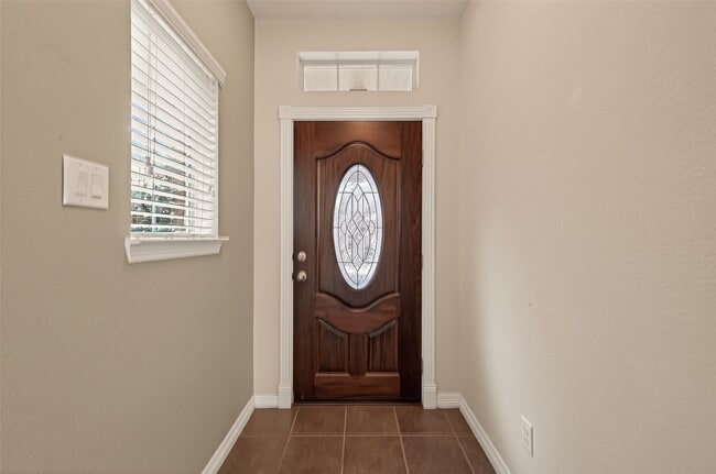 Building Photo - 8908 Clovermist Dr