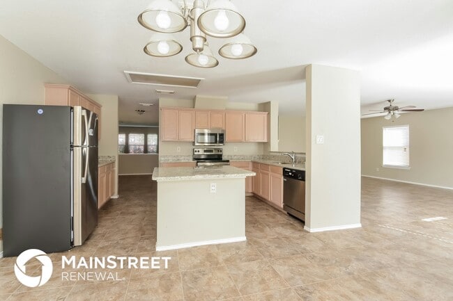 Building Photo - 802 Empresario Dr