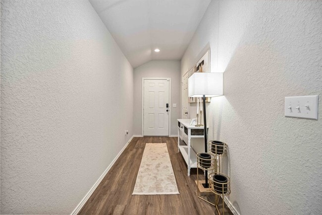 Building Photo - 10527 Meadow Saffron Dr