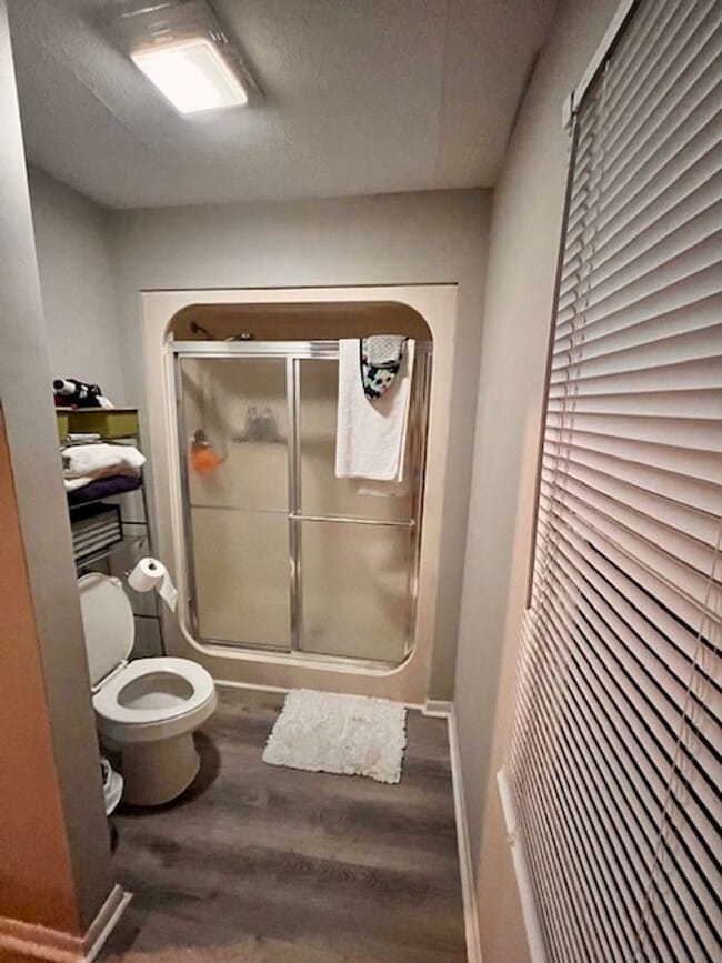 Building Photo - Spacious 3-bedroom, 2.5-bathroom house in ...