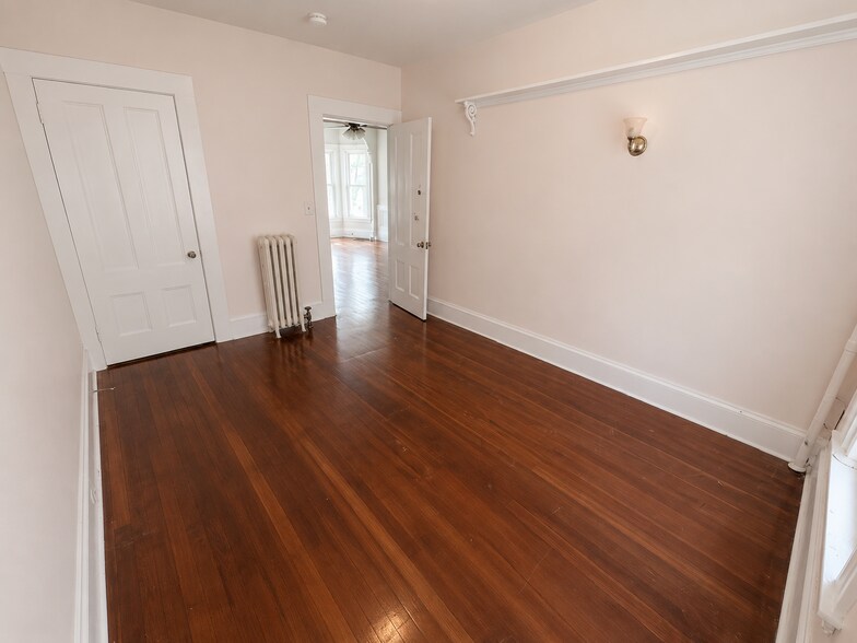 Bedroom 3 - 53 Everett St