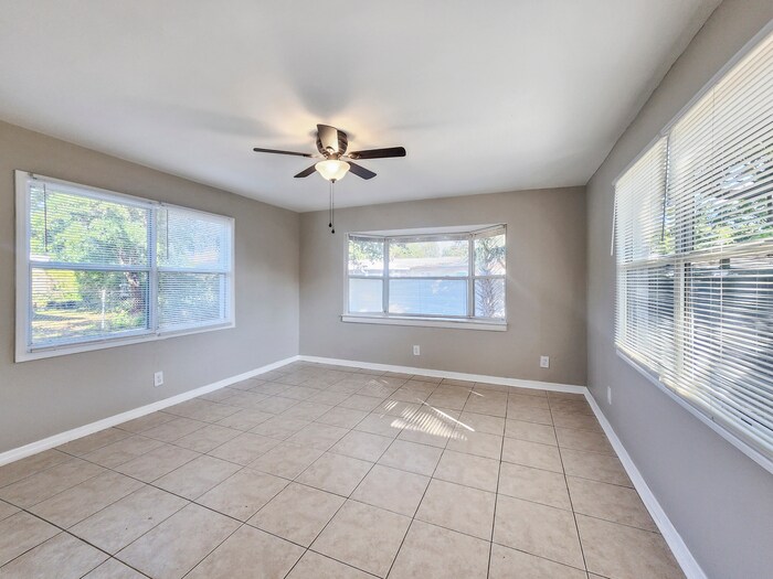 Building Photo - 5391 86th Ave