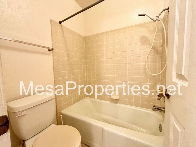 Building Photo - 19182 Elm Dr