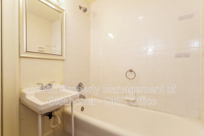 Building Photo - NW 22nd Street - 2236