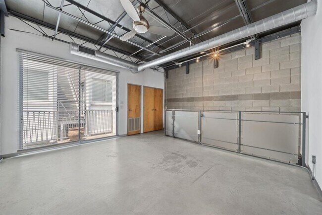 Building Photo - 4801 S Congress Ave