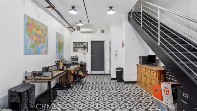 Building Photo - 728 N Santiago St