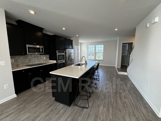 Building Photo - 1853 Sag Harbor Ln