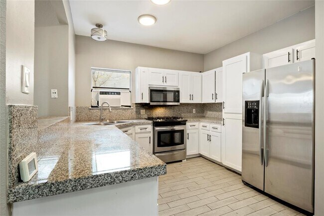 Building Photo - 16801 Gravesend Rd