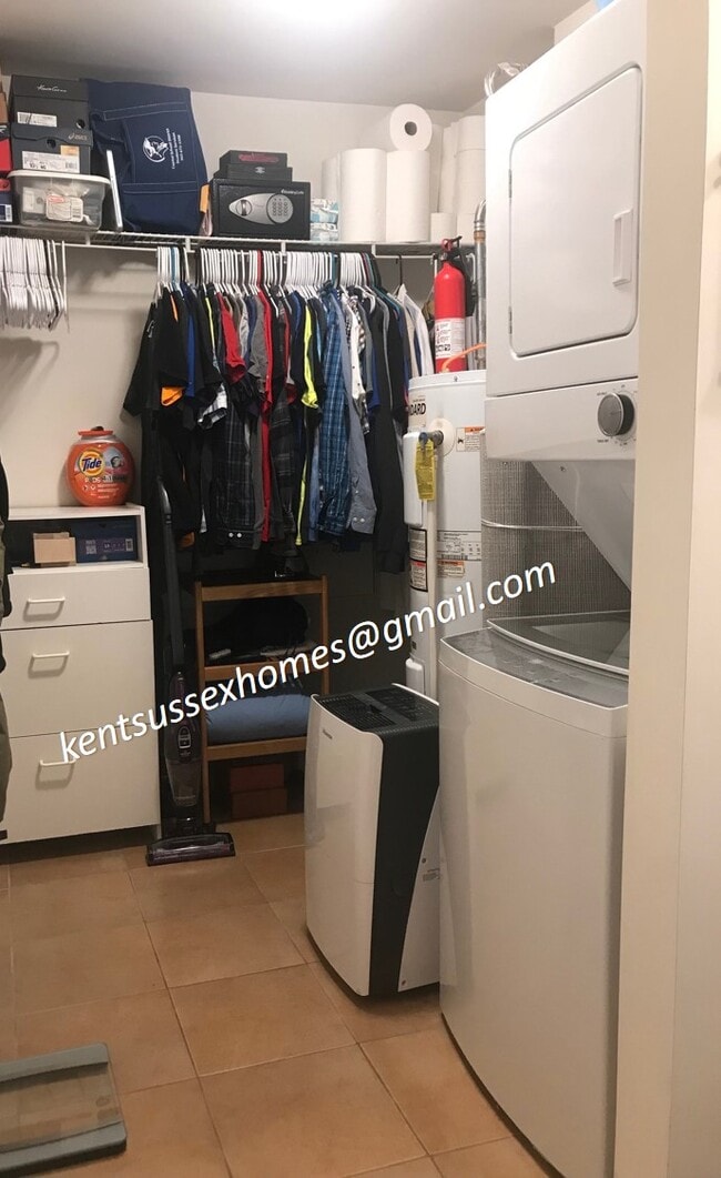 Building Photo - 206 Harrington Ave