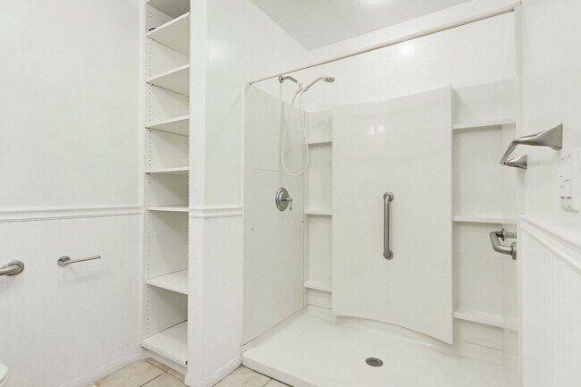 Building Photo - 288 S Coronado St