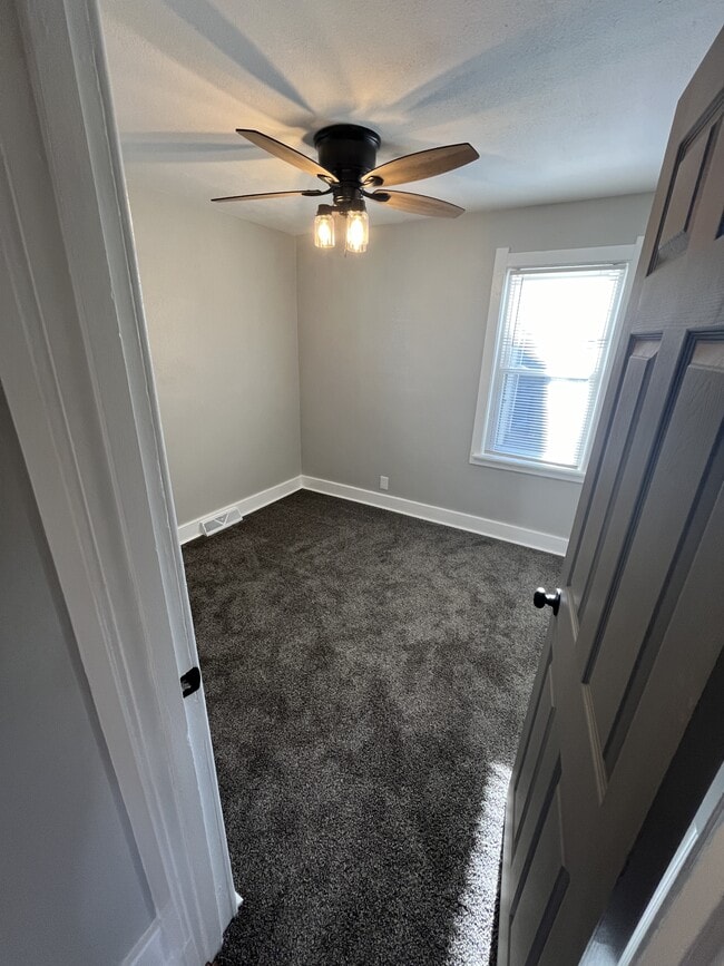 Building Photo - 5333 Collomore Rd