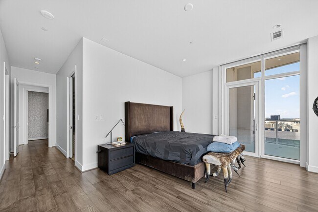 Building Photo - 4521 San Felipe St